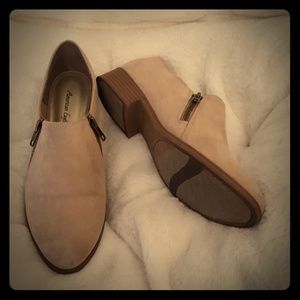 Cute Suede American Eagle Shoes!!